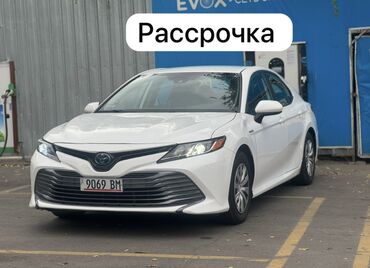 правый: Toyota Camry: 2019 г., 2.5 л, Типтроник, Гибрид, Седан