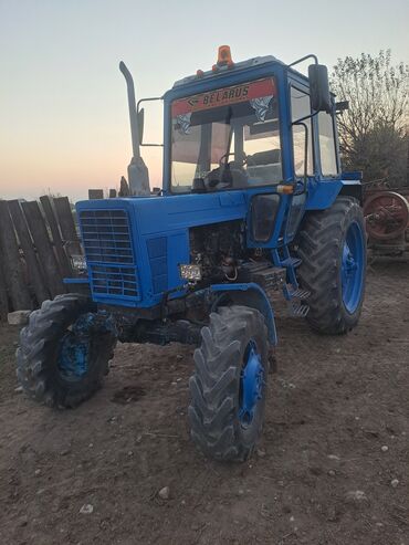 Traktorlar: Belarus MTZ tipli mavi traktör - Ön təkər bazası daraldılmış (ikili — 9