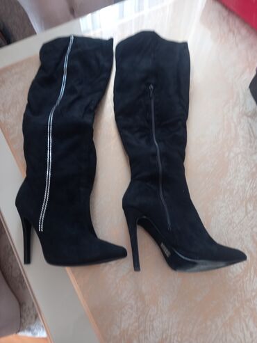 Çəkmələr: Amerikadan sifariş edilib. Çox uzundur, dizdən yuxarıdır, botforddur — 1