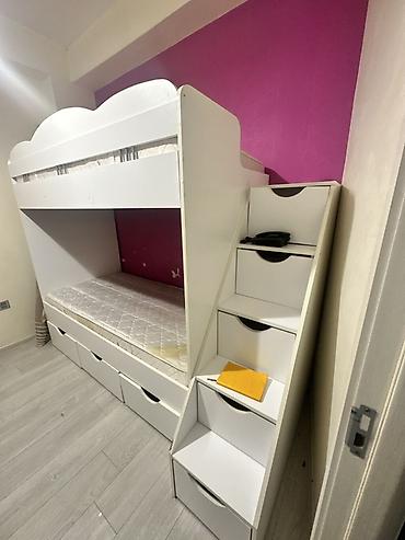 ideal mebel: Uşaqlar üçün iki mərtəbəli çarpayı – ağ rəngdə, funksional dizayn — 4
