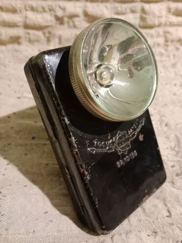 Stari uređaji: Ručna baterijska lampa “Croatia” – Focus Patent BR.10186 - Vintage — 1