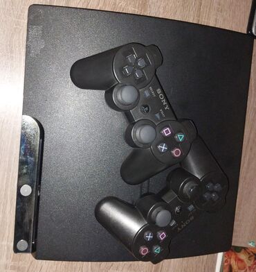 Haima: Sony PlayStation 3 oyun konsolu iki ədəd pult teptezedi ustundeki leke