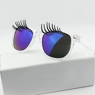 eynək qiymətləri: Необычные солнечные очки с ресничками. Совсем новые в упаковке
