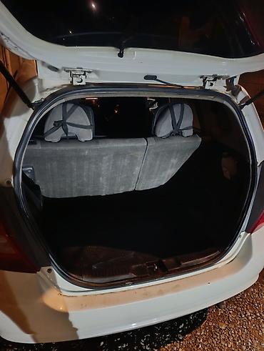 машины в кузове купе: Honda Fit: 2002 г., 1.3 л, Автомат, Бензин, Хэтчбэк — 5