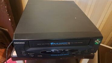 Aristonlar: İkisidə işlək vəziyyətdədir. Radiator 40 azn Daewoo casette player-