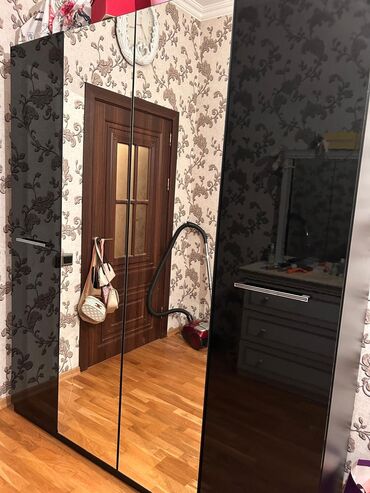 Sifarişlə dolablar: İşlənmiş, Açılan, 4 qapılı Düz dolab, Qarderob, paltar dolabı
