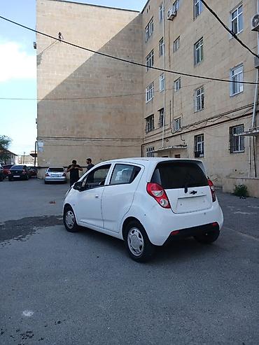 mitsubishi pajero motor: Chevrolet Spark, ağ rəng, 5 qapılı hetçbek İli 20141 mator ideL — 5