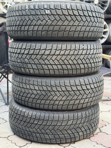 зимняя резина р15: 245/65/17 4 шт комплект в идеальном состоянии фирма Michelin год 2022