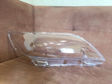 body kit: Toyota Fara şüşəsi sağ tərəf təzədir