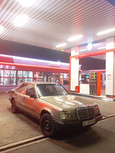 Mercedes-Benz W124: 1988 г., 2.3 л, Механика, Бензин, Седан