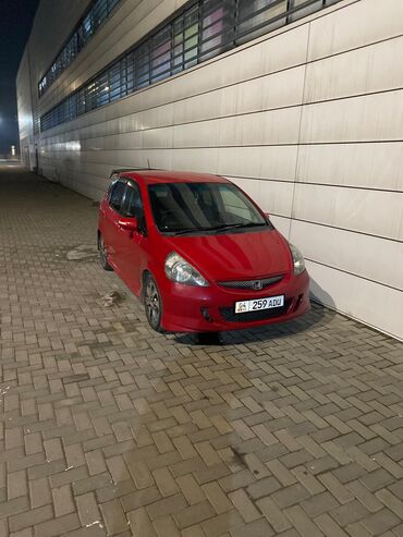 Honda: Honda Fit: 2005 г., 1.3 л, Вариатор, Бензин, Хэтчбэк