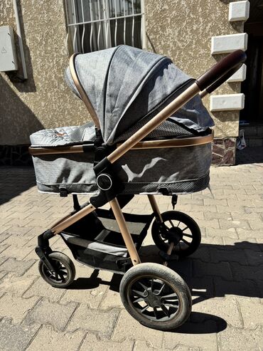детские машины на аккумуляторе с пультом цена в бишкеке: Коляска, цвет - Серебристый, Б/у
