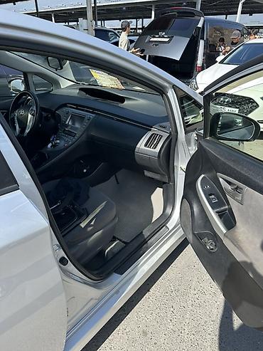 Toyota: Toyota Prius: 2015 г., 1.8 л, Автомат, Гибрид, Хэтчбэк — 5