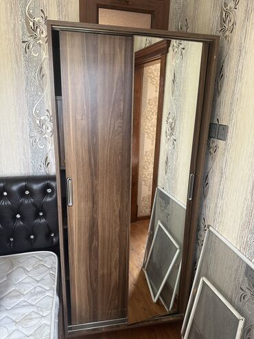 ikinci el dolaplar: İşlənmiş, Kupe, 2 qapılı Düz dolab, Dolab-asılqan, Malayziya