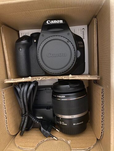 Videokameralar: Canon EOS 550D – EF‑S 18-55 IS Kit Aparat idealdir teze kimi . Ele