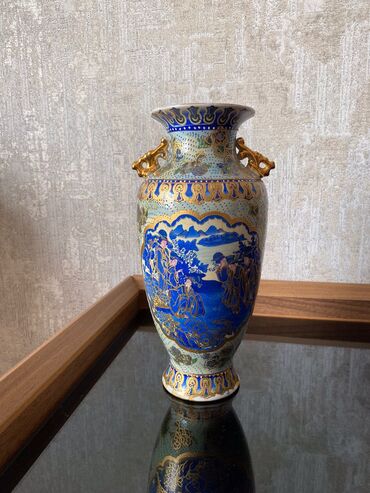 50 manata gorusurem: Китайская ваза. 60 манат