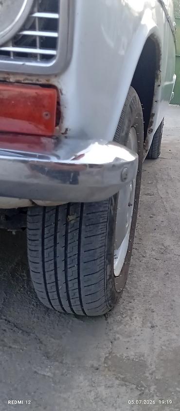 turbo.az vaz 2106 satisi: VAZ 2103, ağ rəng, klassik sedan. Xarici görünüş: - Xrom qabaq və — 1