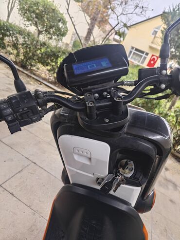 Mopedlər,skuterlər: UPMT X-MAX skuter – parlaq narıncı-qara dizayn, şəhər üçün çevik və — 9