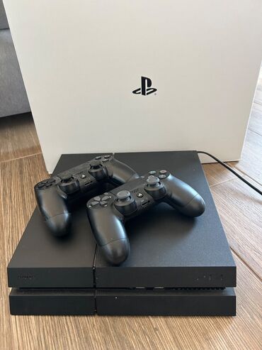 gde kupiti sony playstation 4: Prodajem Sony Playstation 4, 500GB, black slim, u odličnom stanju sa 2