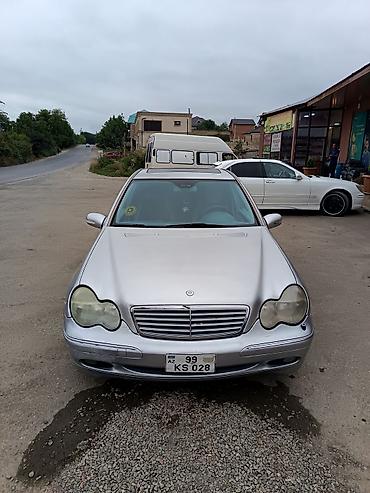 hyundai elantra 2016: Mercedes-Benz C-Class: 2.6 l | 2002 il Sedan — 2