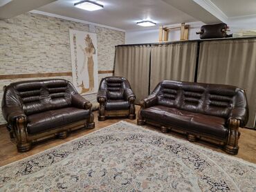 диван мягкая мебель: Диван-кровать, цвет - Коричневый, Б/у