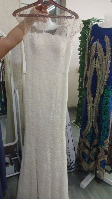 Ziyafət donları: Zərif ziyafət və mərasim geyimləri kolleksiyası - Ağ rəngli, qısa — 3