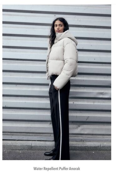 Kurtkalar: ZARA kurtka. Ekru reng s razmer (m razmere de olur) Su ve külek — 26