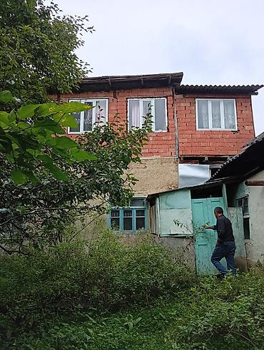 həyat evi: Satılır: həyət evi - İki mərtəbəli yaşayış evi, möhkəm daş/kərpic — 4