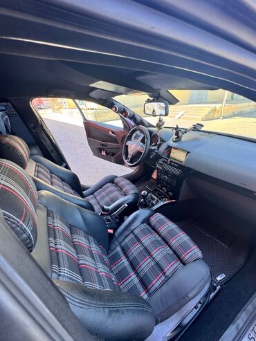 Opel: Opel Astra: 1.9 l | 2008 il 19000 km Sedan — 14