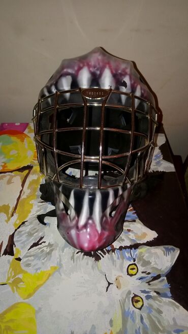 Коньки: Хоккейный вратарский шлем, 3000 с
