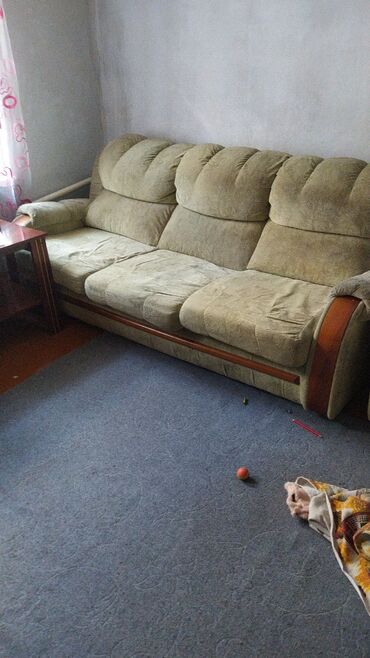 купить бэушный диван: Гарнитур для зала, Диван, цвет - Зеленый, Б/у