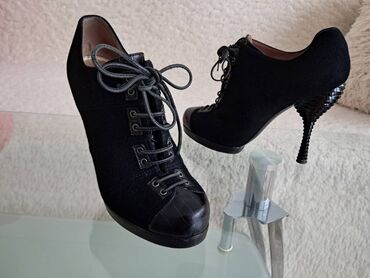 crna cipkasta haljina i cipele: Salonke, 37
