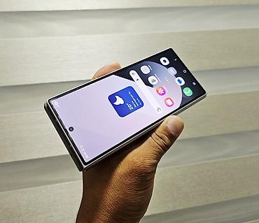 z fold 3: Samsung Galaxy Z Fold6, Б/у, 256 ГБ, цвет - Серебристый, 1 SIM, 2 SIM, eSIM — 7