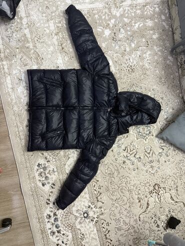 футболка с бабочками: Мужская куртка, L (EU 40), Moncler, Б/у, цвет - Синий, Самовывоз, Бесплатная доставка