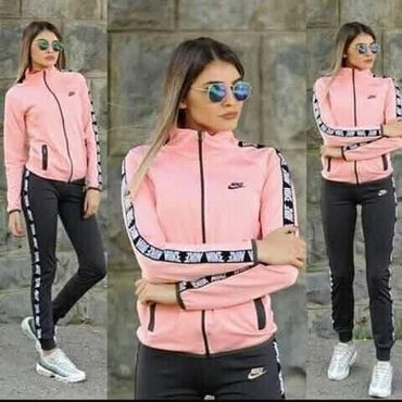 Gornji i donji deo: Komplet trenerka mokra likra dostupna: S M L XL XXL. Cena 3200 dinara — 9