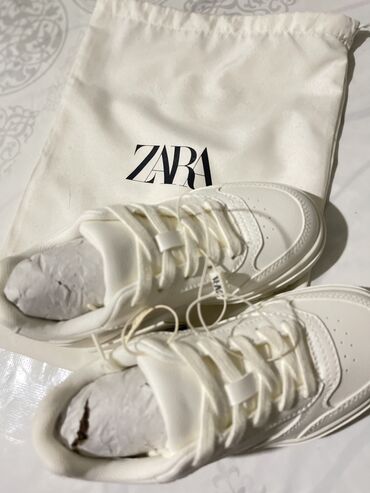 спортивный костюм для девочек: Продаю детские кроссовки Zara (оригинал) абсолютно новые Размер 30