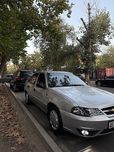 Daewoo Nexia: 2009 г., 1.5 л, Механика, Бензин, Седан