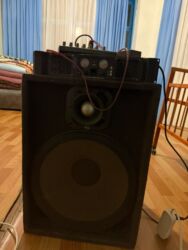 режим 8 а: Музыкальная аппаратура 2 штук 18 ват каломка 1 ношка усилитель пульт