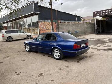 BMW 520: 1992 г., 2 л, Механика, Бензин, Седан