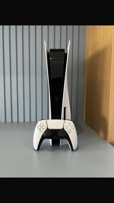 playstation 1: Игровая консоль Sony PlayStation 5 в белом корпусе с черными