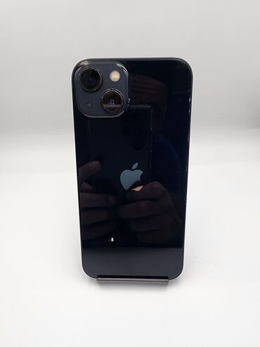 Apple iPhone: IPhone 13, Б/у, 128 ГБ, Черный, Защитное стекло, Чехол, В рассрочку, 82 %