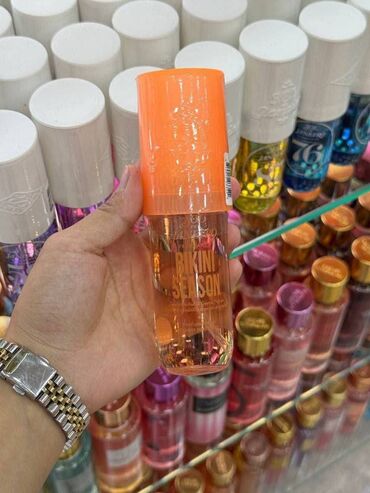 Šminka: Sminka na veliko i malo
mn — 14