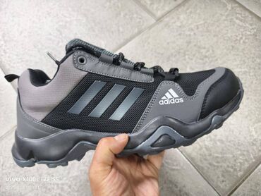 papuce sa bodljama: Patike, Adidas, veličina - 46