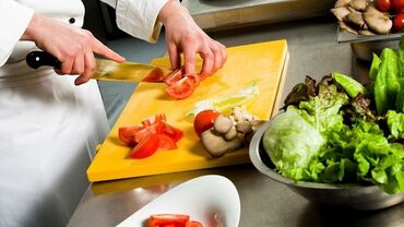 официант на ночь: Требуется Повар : Холодный цех, Национальная кухня, 1-2 года опыта