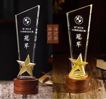 Подарки и сувениры: Изготовление статуэтки наград и кубков с персонализацией - — 3