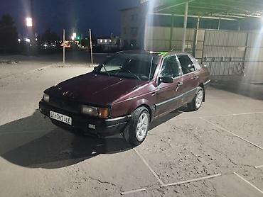 Volkswagen Passat: 1988 г., Седан