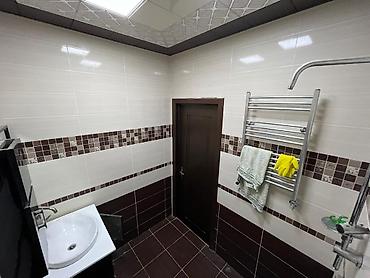 Mənzillər: Yasamal, 3 otaqlı, Yeni tikili, m. Elmlər Akademiyası, 147 kv. m — 4