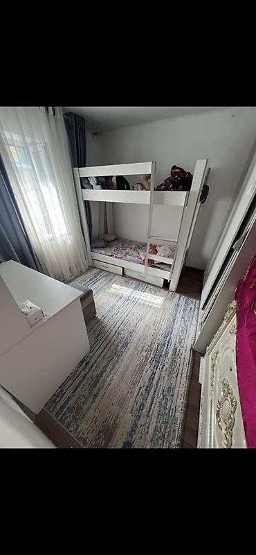 купить 2х ярусную кровать: Двухъярусная детская кровать, Б/у, ЛДСП, цвет - Белый — 1