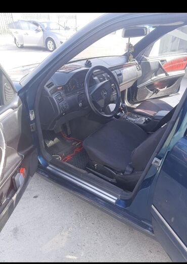 Mercedes-Benz E 200: 2 л | 1996 г. Седан