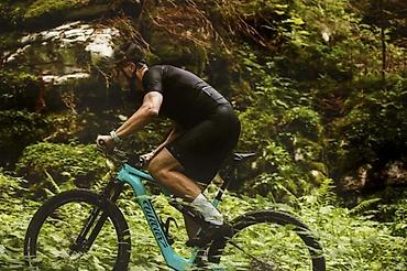 Oprema za bicikliste: DRES FORCE KRATKI RUKAV, CRNA-ZLATNA | Dres je dizajniran za vozače — 6